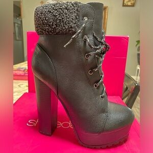 Botas
